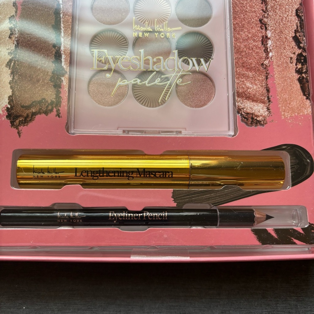 Nicole Miller Love That Look Makeup eye Kit - Picture 8 of 8